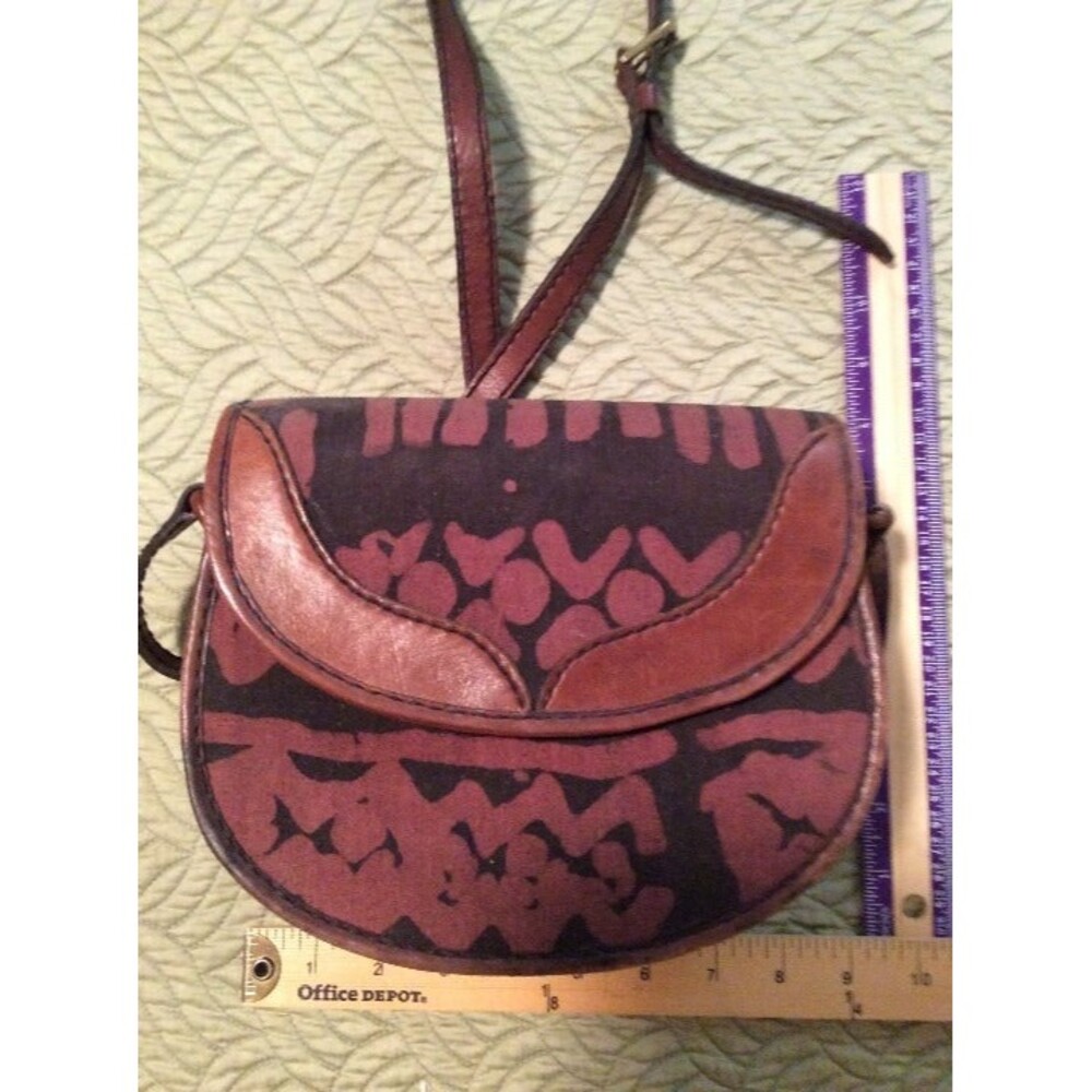 Sculpted Leather Trim Purse NB